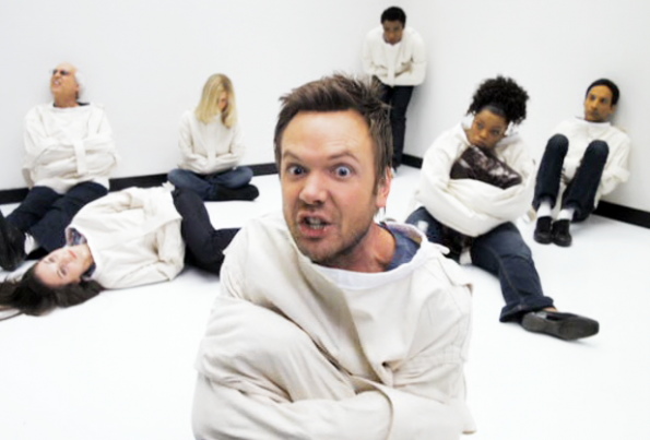 toute la bande en HP et en camisole de force : petite référence geek à l'armée des douze singes . Série Geek Power! 